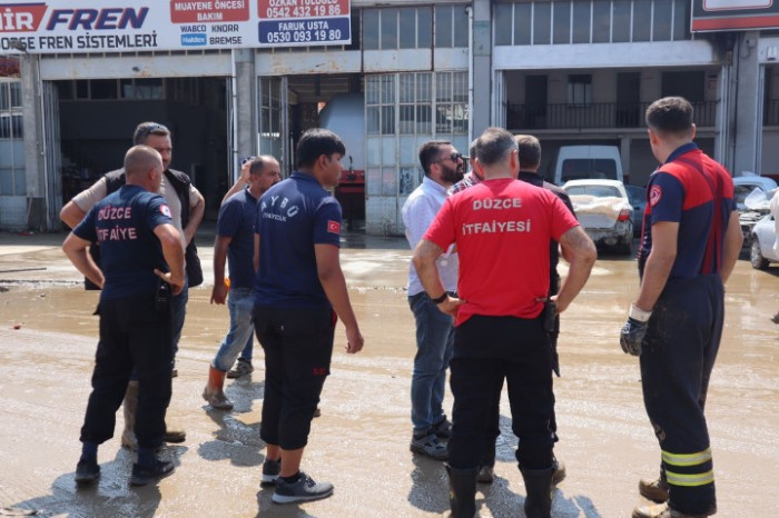 Küçük Sanayi Sitesi Selin izleri siliniyor