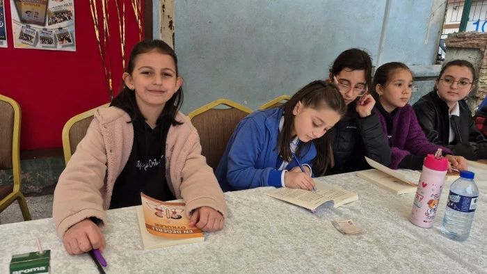 Kitabı, yoğun ilgi gören imza günüyle tanıtıldı!