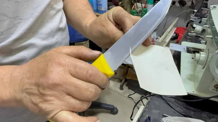 Bıçak satışlarında artış olurken, eski bıçaklarını bilemek isteyenler de bıçakçıların yolunu tuttu