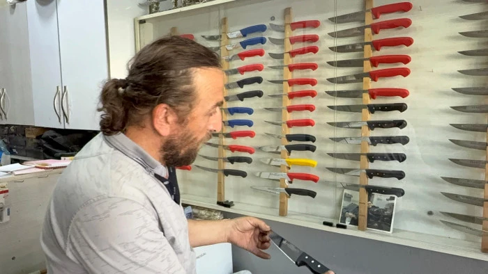 Bıçak satışlarında artış olurken, eski bıçaklarını bilemek isteyenler de bıçakçıların yolunu tuttu