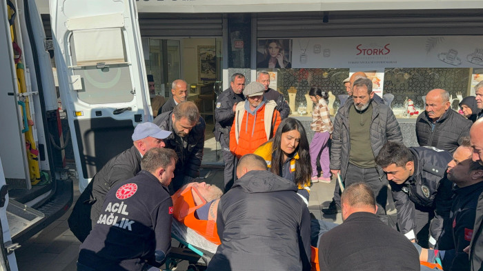 Kuyumcuda baygınlık geçirdi! Hastaneye kaldırıldı