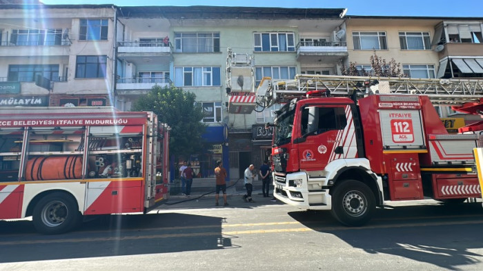 Lokantanın bacasında çıkan duman itfaiyeyi harekete geçirdi