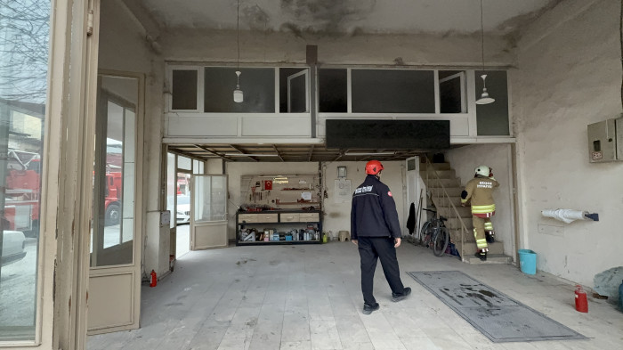 Düzce’de şarjda bırakılan matkap bomba gibi patladı!