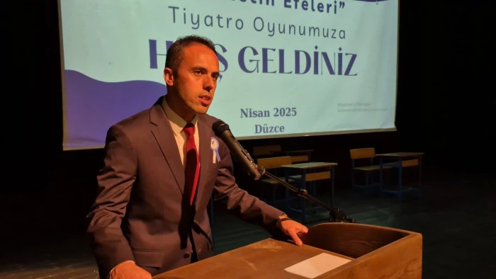 Hakemlerden duygusal gösteri: Vatan için şehit düşenlerin hikayesini sahneye taşıdılar