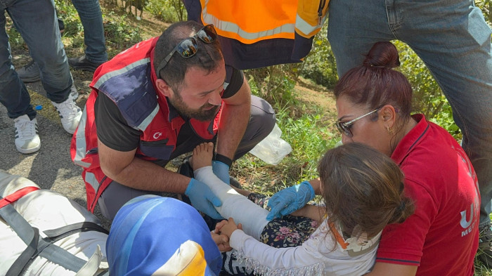 Minik kazazedeye özel ilgi! 