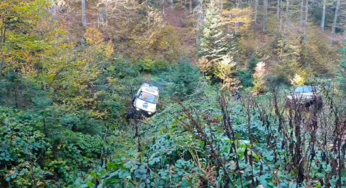 Off-Road aksiyon dolu orman gezisi! 