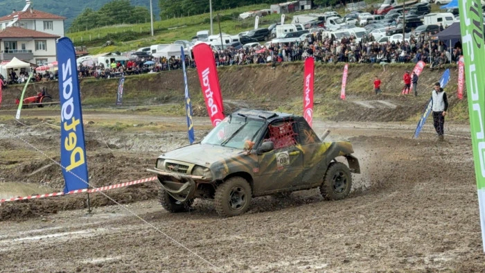 Off-Road yarışları nefes kesti