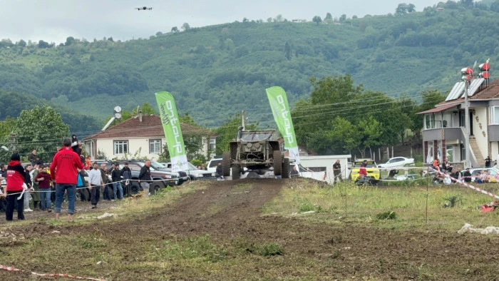 Off-Road yarışları nefes kesti