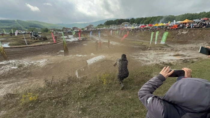 Off-Road yarışları nefes kesti