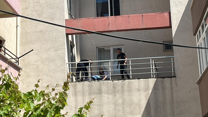 Öfkeli koca evi bastı ortalık karıştı