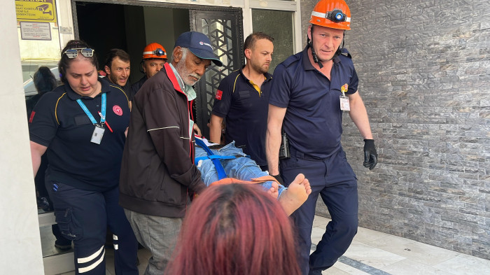 Öfkeli koca evi bastı ortalık karıştı