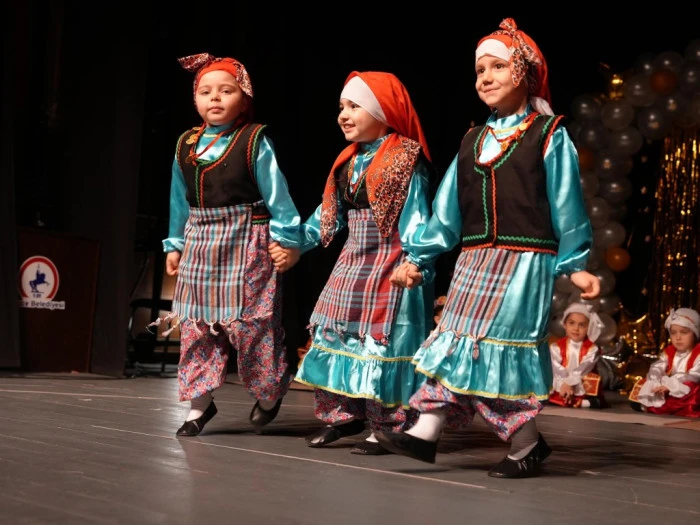 Öğrencilerden muhteşem yıl sonu gösterisi