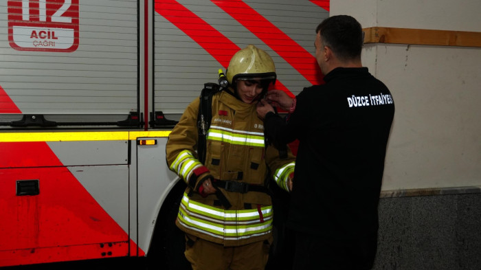 Üniversite öğrencilerine yangına müdahale eğitimi