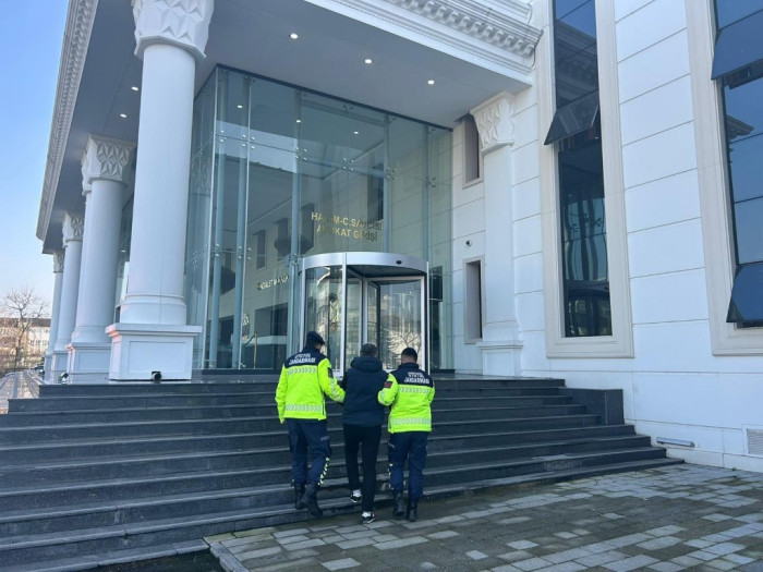 Anadolu Otoyolu'ndaki ticari takside 3 kaçak göçmen yakalandı