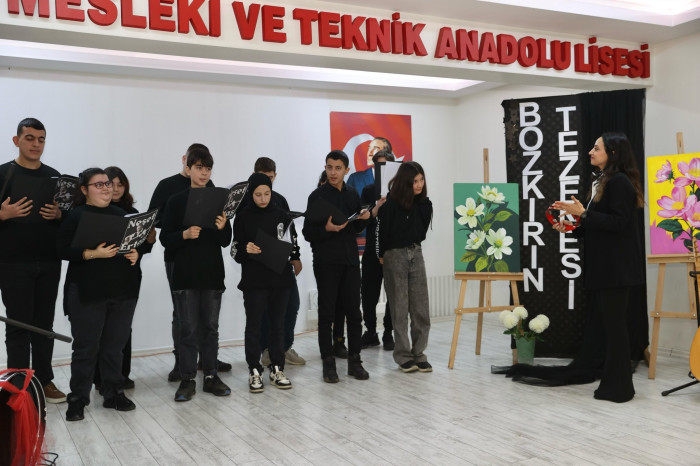 Özel öğrenciler Neşet Ertaş'ı unutmadı