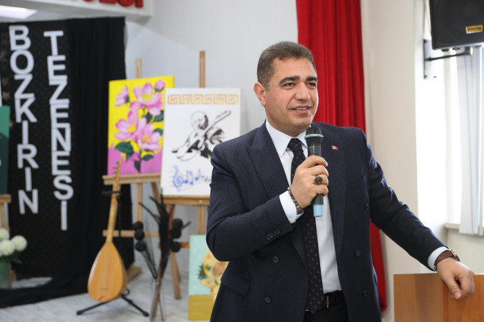 Özel öğrenciler Neşet Ertaş'ı unutmadı