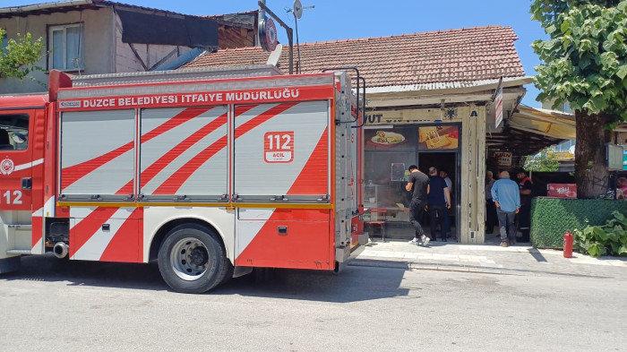 Parlayan alevleri komşular söndürdü