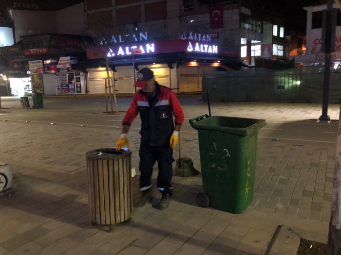 "Pisletin caddeleri sokakları nasılsa temizleyen var!