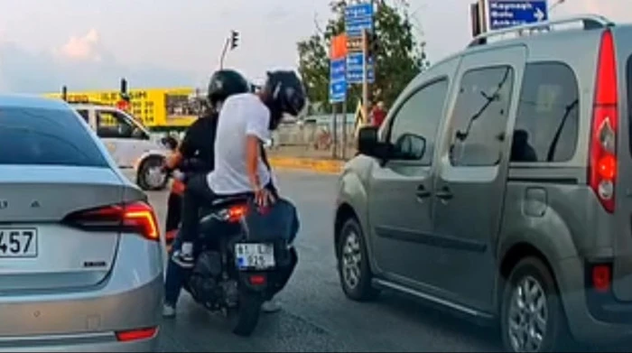 Düzce'de Kırmızı Işık Cezası Kameraya Yakalandı