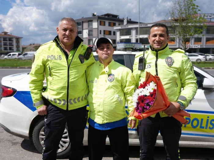 Hayali Polis Olmaktı! Oğuz Kaan&rsquo;a Duygulandıran S&uuml;rpriz