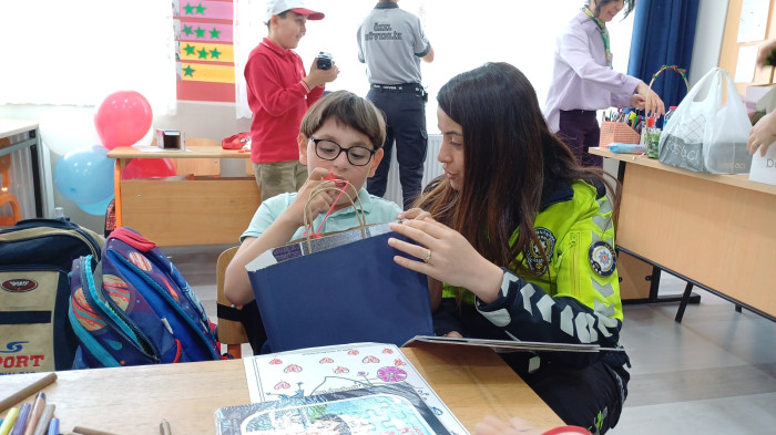Polislerden özel öğrencilere sürpriz