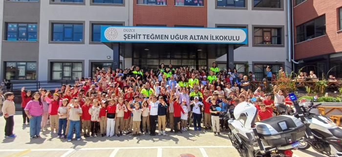 Polislerden özel öğrencilere sürpriz