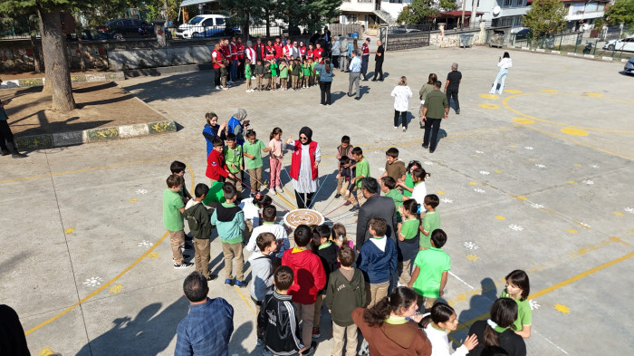 Recep İvedik'in Nurullah abisi mek&acirc;nsın tiyatro!