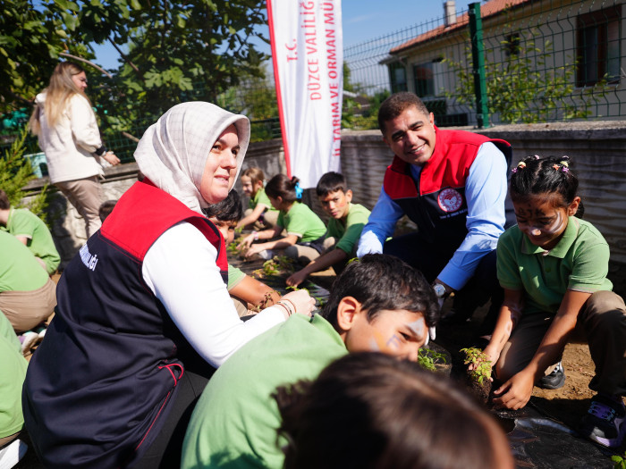 Recep İvedik'in Nurullah abisi mek&acirc;nsın tiyatro!