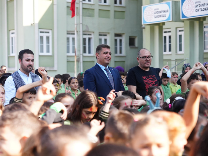 Recep İvedik'in Nurullah abisi mek&acirc;nsın tiyatro!