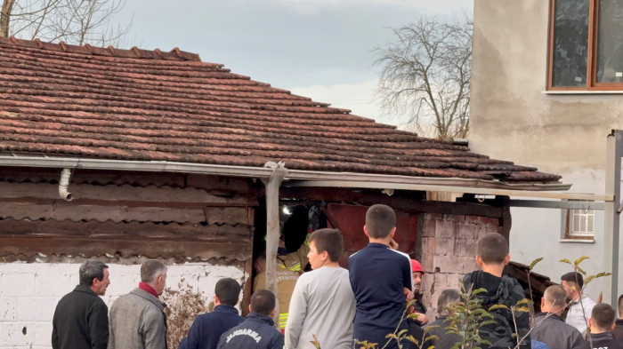 Samanlıkta yangın çıktı! 3 büyükbaş hayvan kurtarıldı!