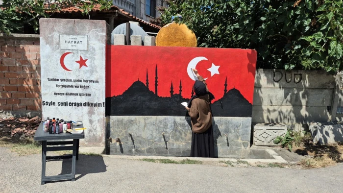 K&ouml;y &ccedil;eşmelerini tuval yaptı