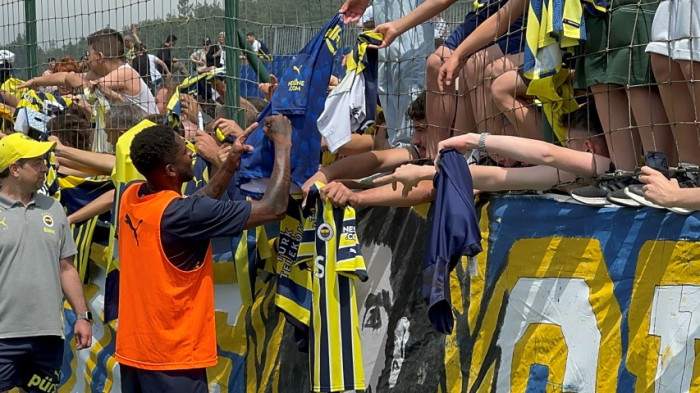 Topuk Yaylası Tesisleri'nde Fenerbahçe, taraftara açık antrenman yaptı