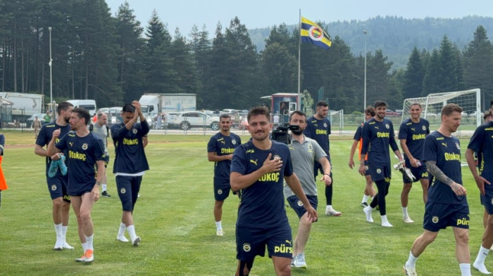 Topuk Yaylası Tesisleri'nde Fenerbahçe, taraftara açık antrenman yaptı