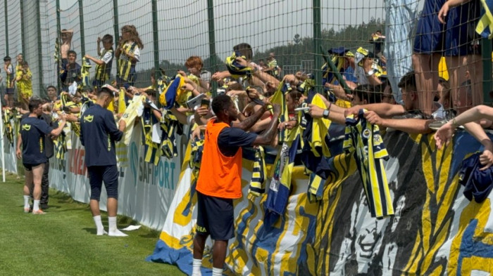 Topuk Yaylası Tesisleri'nde Fenerbahçe, taraftara açık antrenman yaptı