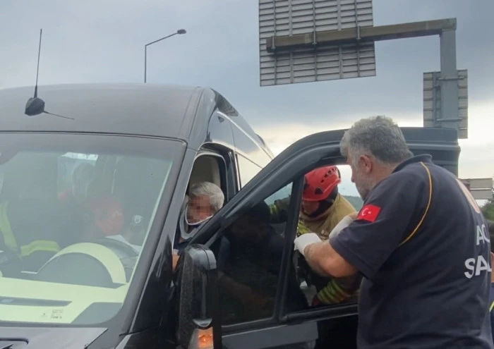  Şarkıcı Çağan Şengül Ankara Konserine Giderken Kaza Yaptı
