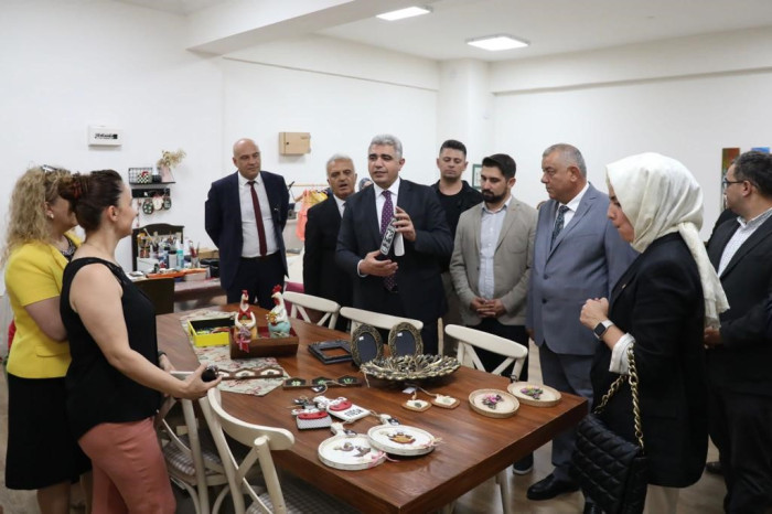 Selçuk Aslan: Kadın Emeği Merkezini gezdi