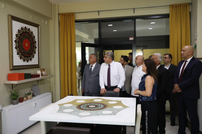 Selçuk Aslan: Kadın Emeği Merkezini gezdi