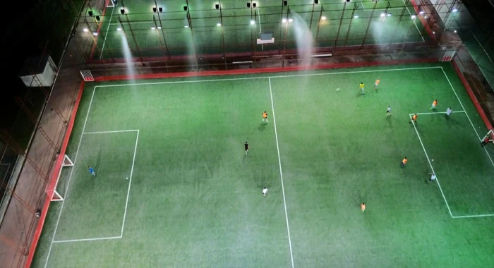 Halı Saha Yenilik: Su Püskürtme Sistemi