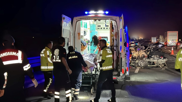 CHP’li meclis üyesinin bulunduğu otomobil kaza yaptı
