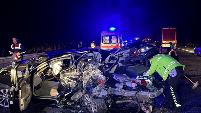 CHP’li meclis üyesinin bulunduğu otomobil kaza yaptı