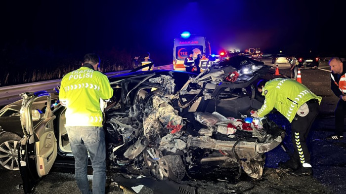 CHP’li meclis üyesinin bulunduğu otomobil kaza yaptı