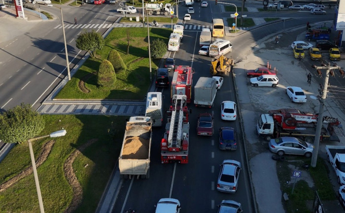 Düzce'de Sürücüler, fermuar sistemi ile yaşama yol verdi