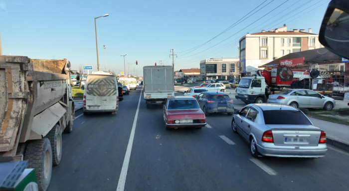 Düzce'de Sürücüler, fermuar sistemi ile yaşama yol verdi