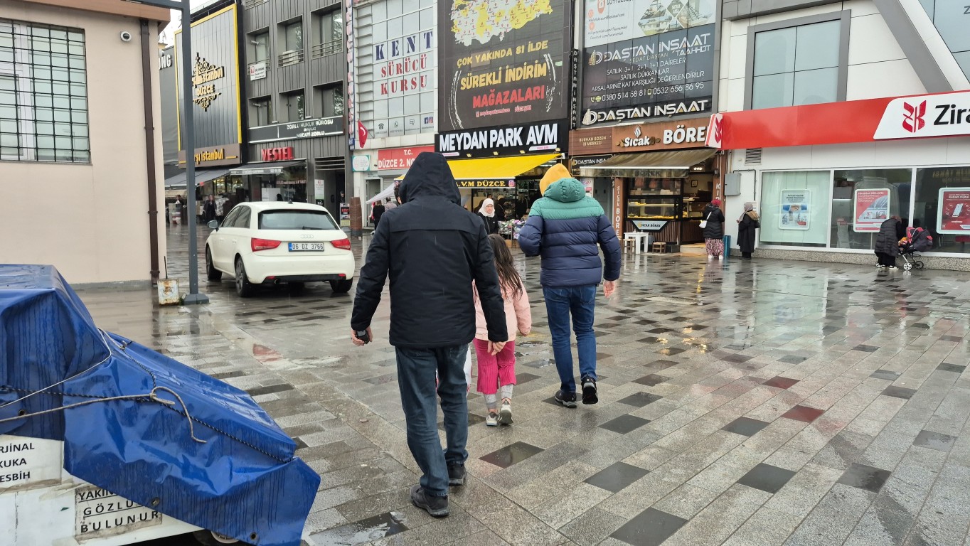 Kayıp çocuğu durağa getiren taksiciler, çocuk için adeta seferber oldular!