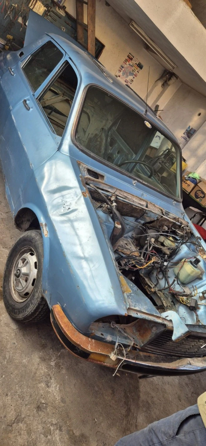 41 yıl &ouml;nce iş kurmak i&ccedil;in sattığı ve i&ccedil;inde ukde kalan ilk otomobili