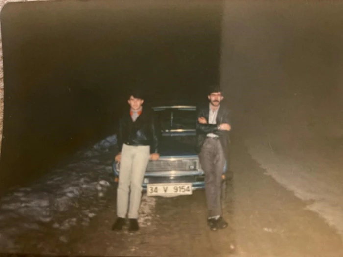 41 yıl &ouml;nce iş kurmak i&ccedil;in sattığı ve i&ccedil;inde ukde kalan ilk otomobili