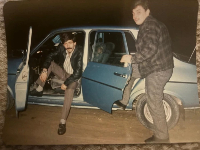 41 yıl &ouml;nce iş kurmak i&ccedil;in sattığı ve i&ccedil;inde ukde kalan ilk otomobili