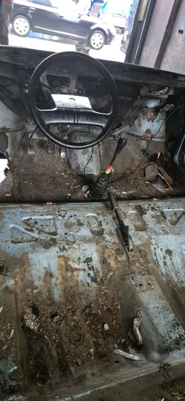 41 yıl &ouml;nce iş kurmak i&ccedil;in sattığı ve i&ccedil;inde ukde kalan ilk otomobili