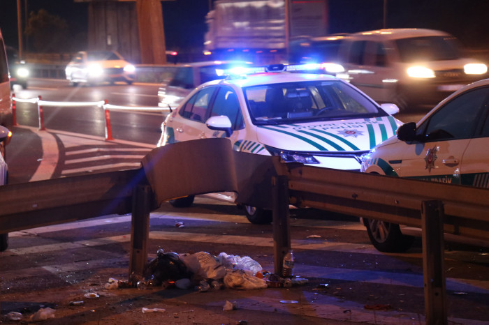 Tatilcilerin yoğunluğu azaldı, çöpleri yollarda kaldı