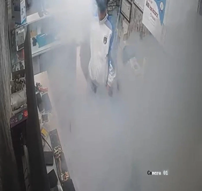 Batarya tamir edilirken alev aldı